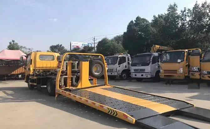 京口区汽车中途维修案例